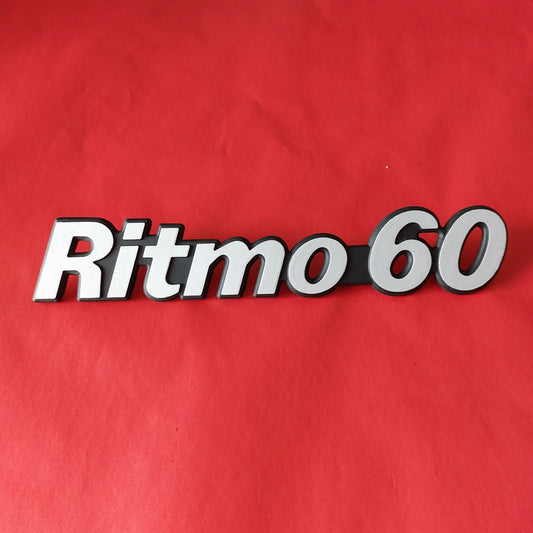 Fregio Fiat Ritmo 60 NOS – scritta posteriore vintage