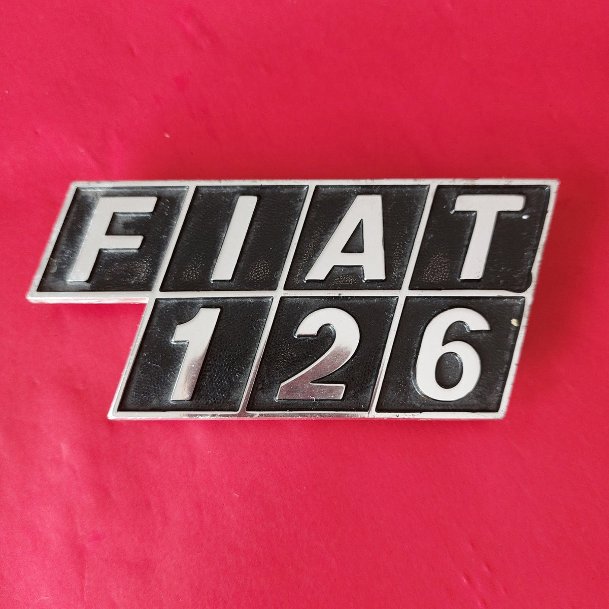 Stemma FIAT 126 NOS, vista frontale