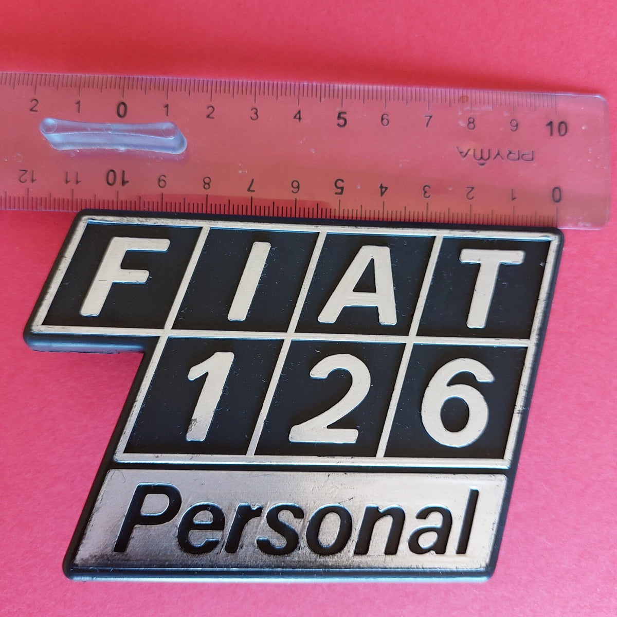 Misura della targhetta identificativa Fiat 126 Personal larga circa 11,5 cm
