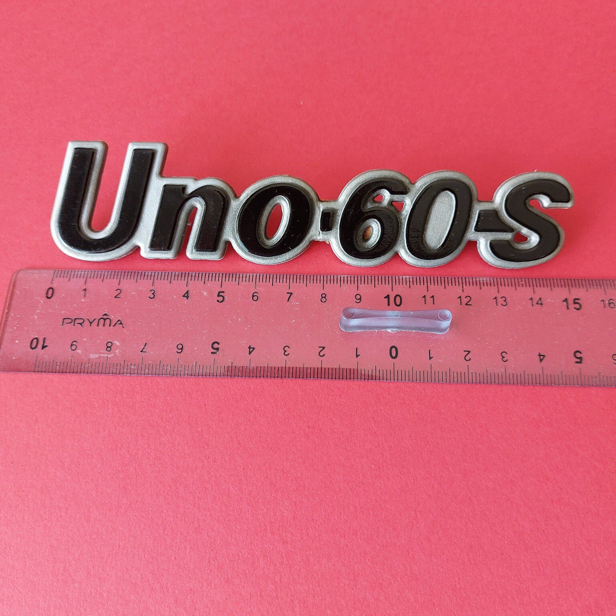 Misure della scritta modello Fiat Uno 60 S lunga circa 15 cm
