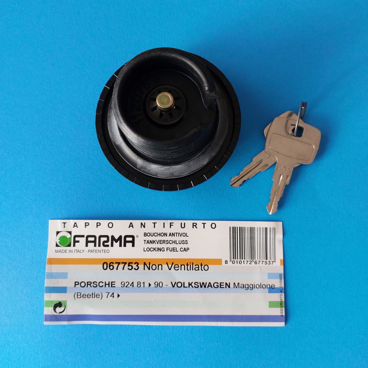 Retro del tappo serbatoio FARMA 067753 con sistema di fissaggio e due chiavi