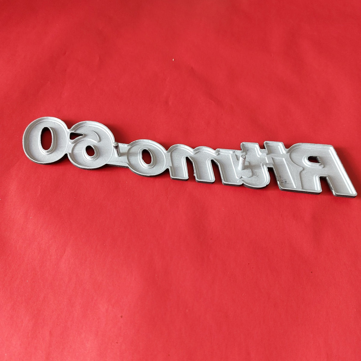 Fregio Fiat Ritmo 60 NOS – scritta posteriore vintage