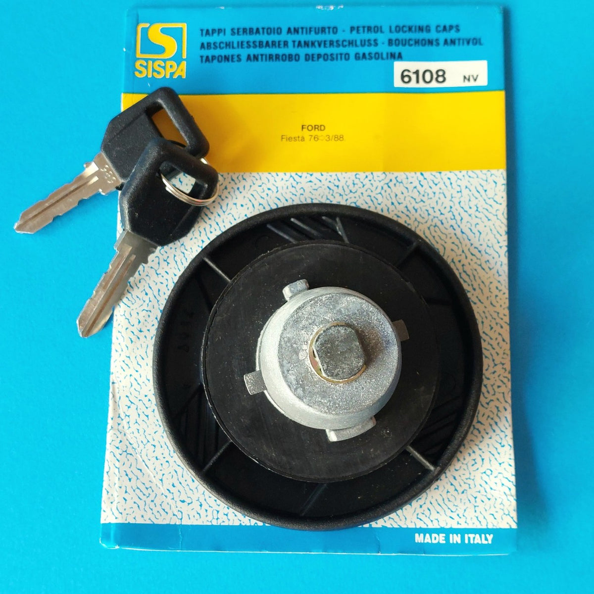Retro del tappo serbatoio antifurto SISPA 6108 per Ford Fiesta con sistema di fissaggio.