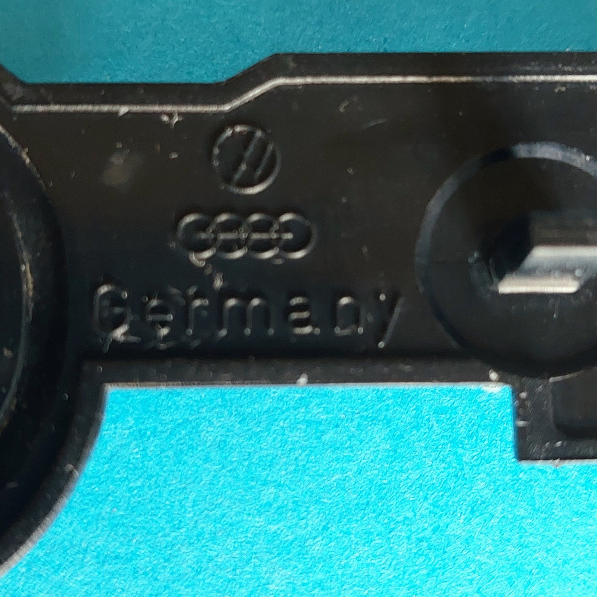 Marchi Volkswagen Audi Germany sul retro stemma Golf GTI