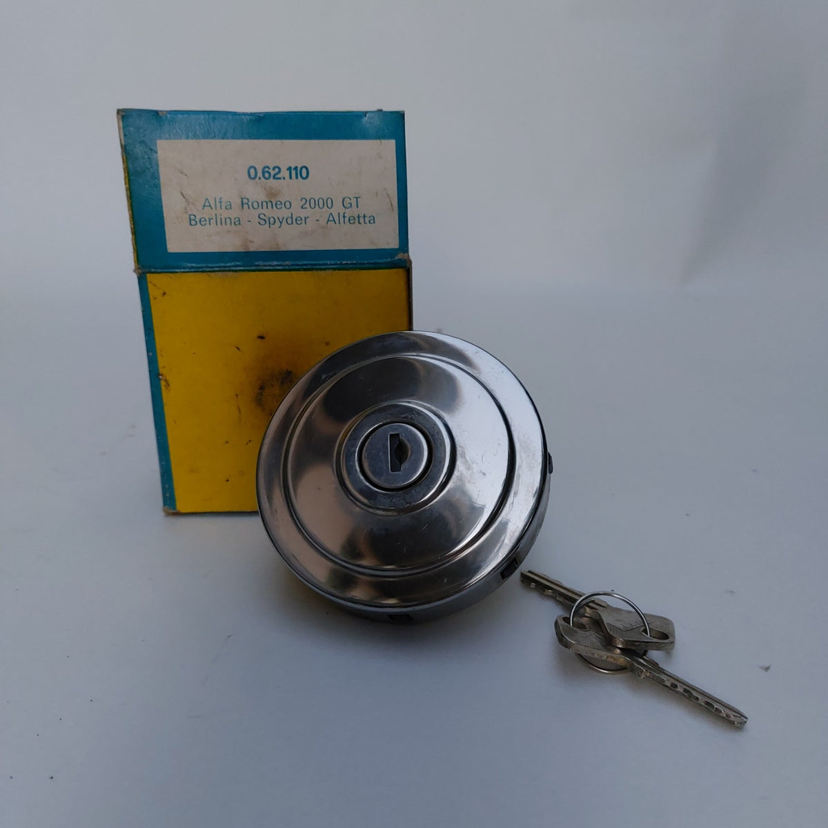 Tappo serbatoio Alfa Romeo 2000 GT Alfetta 0.62.110 NOS con chiavi