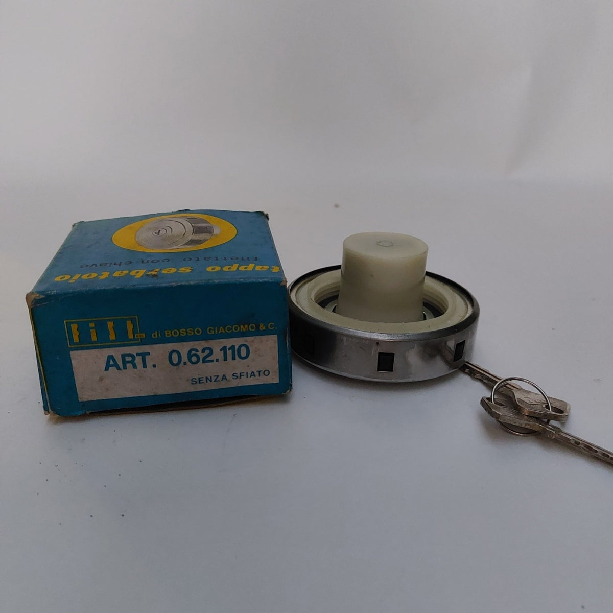 Tappo serbatoio Alfa Romeo 2000 GT Alfetta 0.62.110 NOS con chiavi