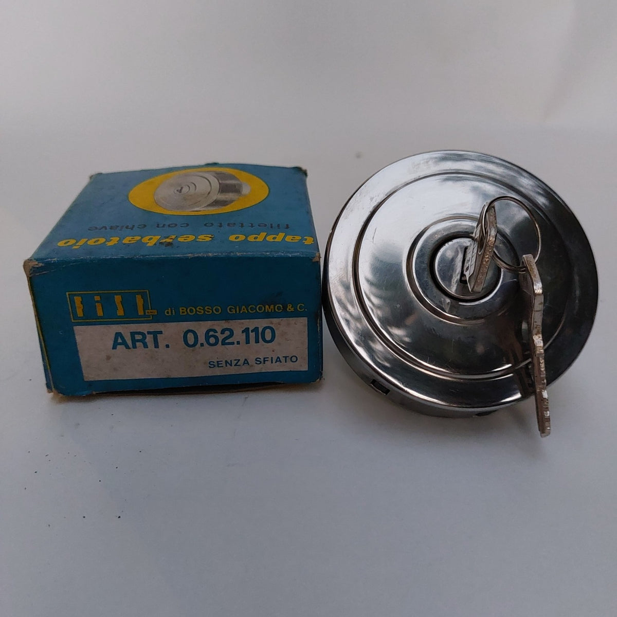 Tappo serbatoio Alfa Romeo 2000 GT Alfetta 0.62.110 NOS con chiavi